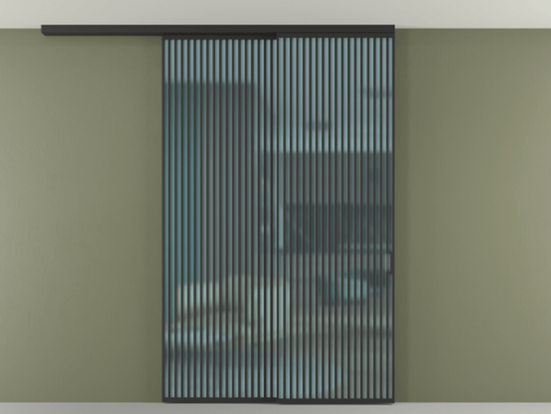 Перегородка Formato вдоль стены на потолок 2 створки с синхронным механизмом АЛПР 040.06 Алюминий Черный Сатинированное голубое стекло, триплекс Цена 410720 ₽ | Volhovec